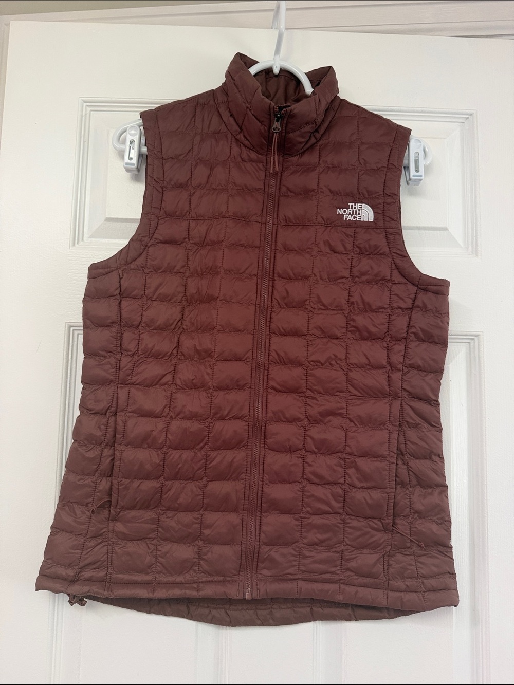The North Face Women's Thermoball Eco 2.0 Quilted Down Vest - Brown